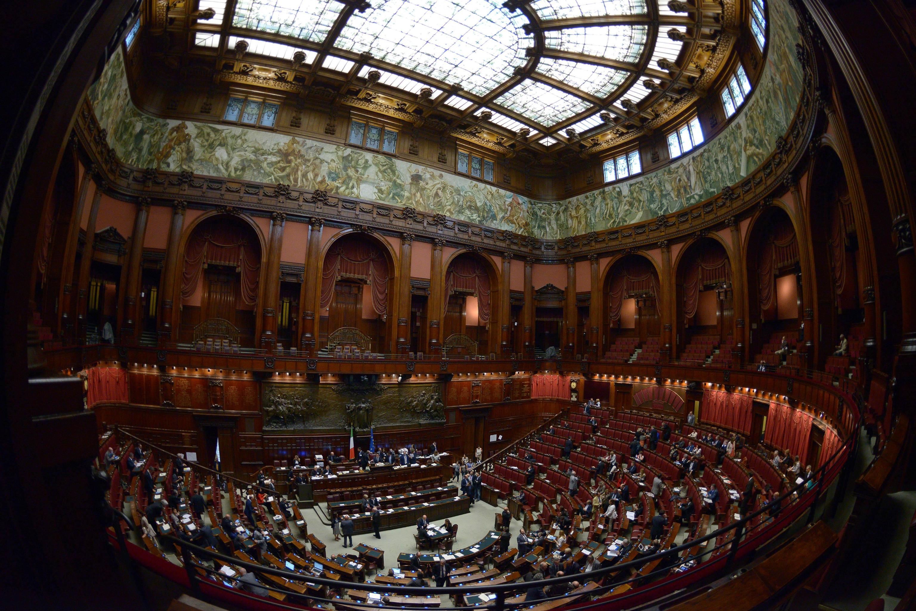 Parlamento senza ideali