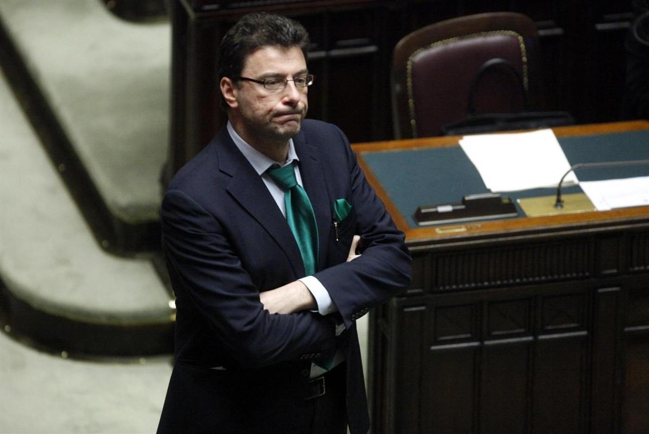 Giorgetti stoppa il M5S: “Mettono veti? Niente governo”