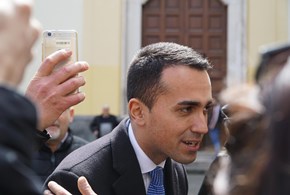 Come trattare il miles gloriosus del M5S