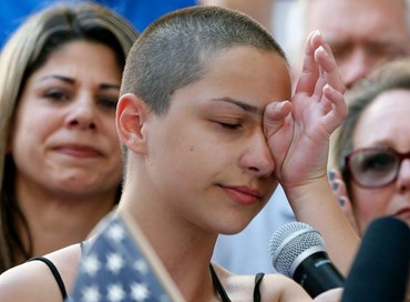 Florida, un corteo di studenti anti armi sfila contro Trump