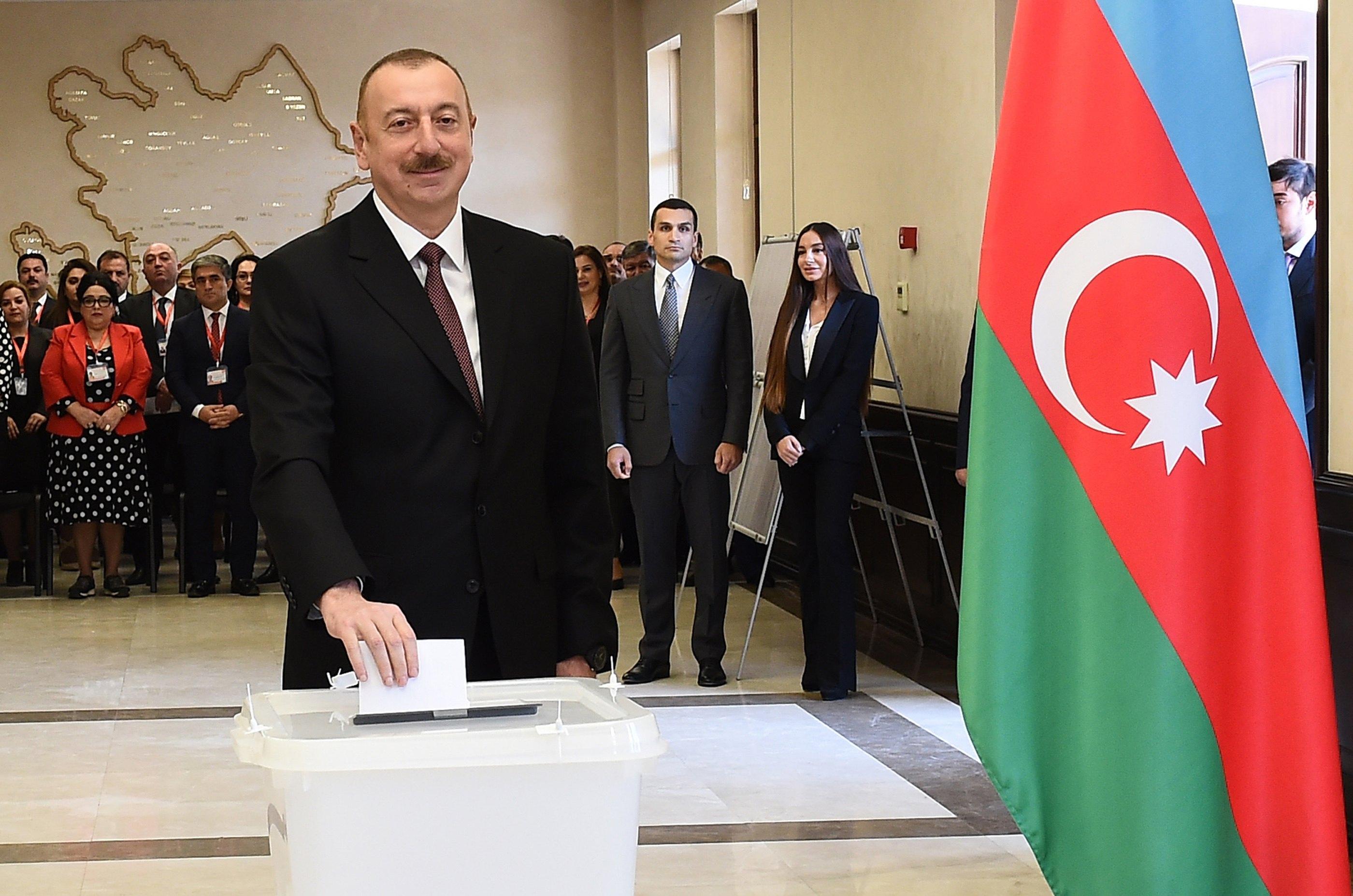 Azerbaigian: confermato Aliyev