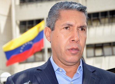 Venezuela, Falcon sfida Maduro alla presidenza