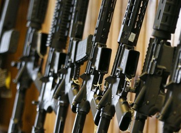 Un’azienda americana mette al bando i fucili d’assalto