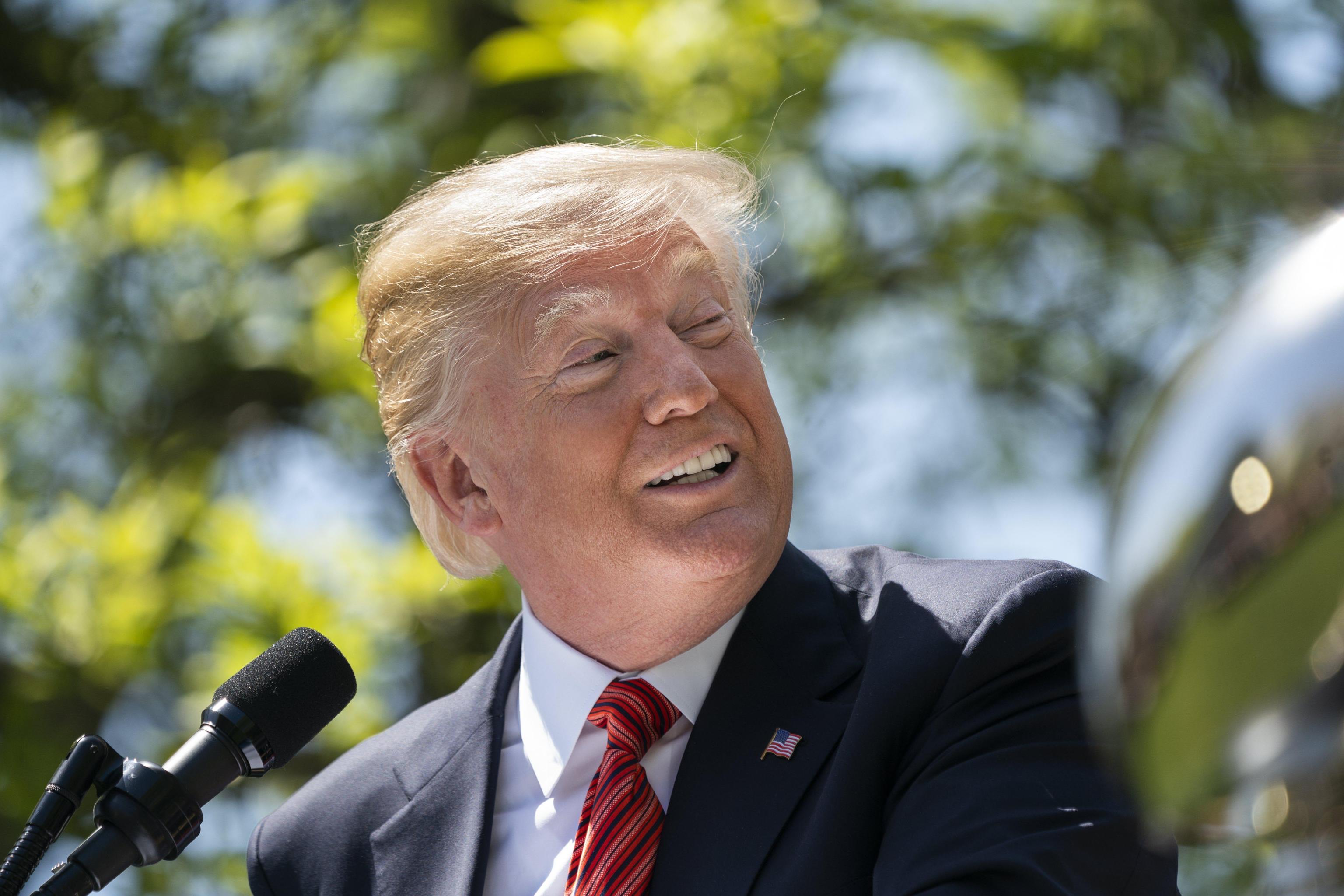 Trump, altri 30 giorni all’Ue sui dazi 