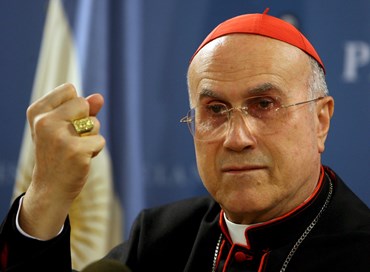 “I miei Papi”, lo sfogo amaramente improvvido del cardinale Bertone