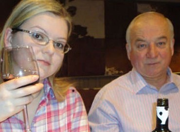 Sergej Skripal e la figlia Yulia sono stati avvelenati sulla porta di casa