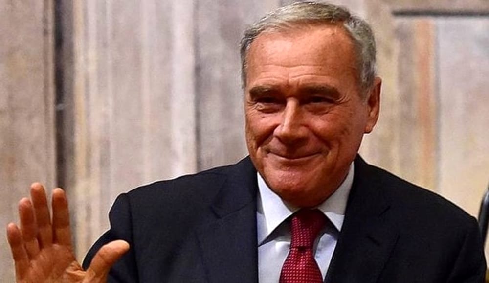 Un pezzo del gruppo misto al Senato vede Conte e salta sul carro