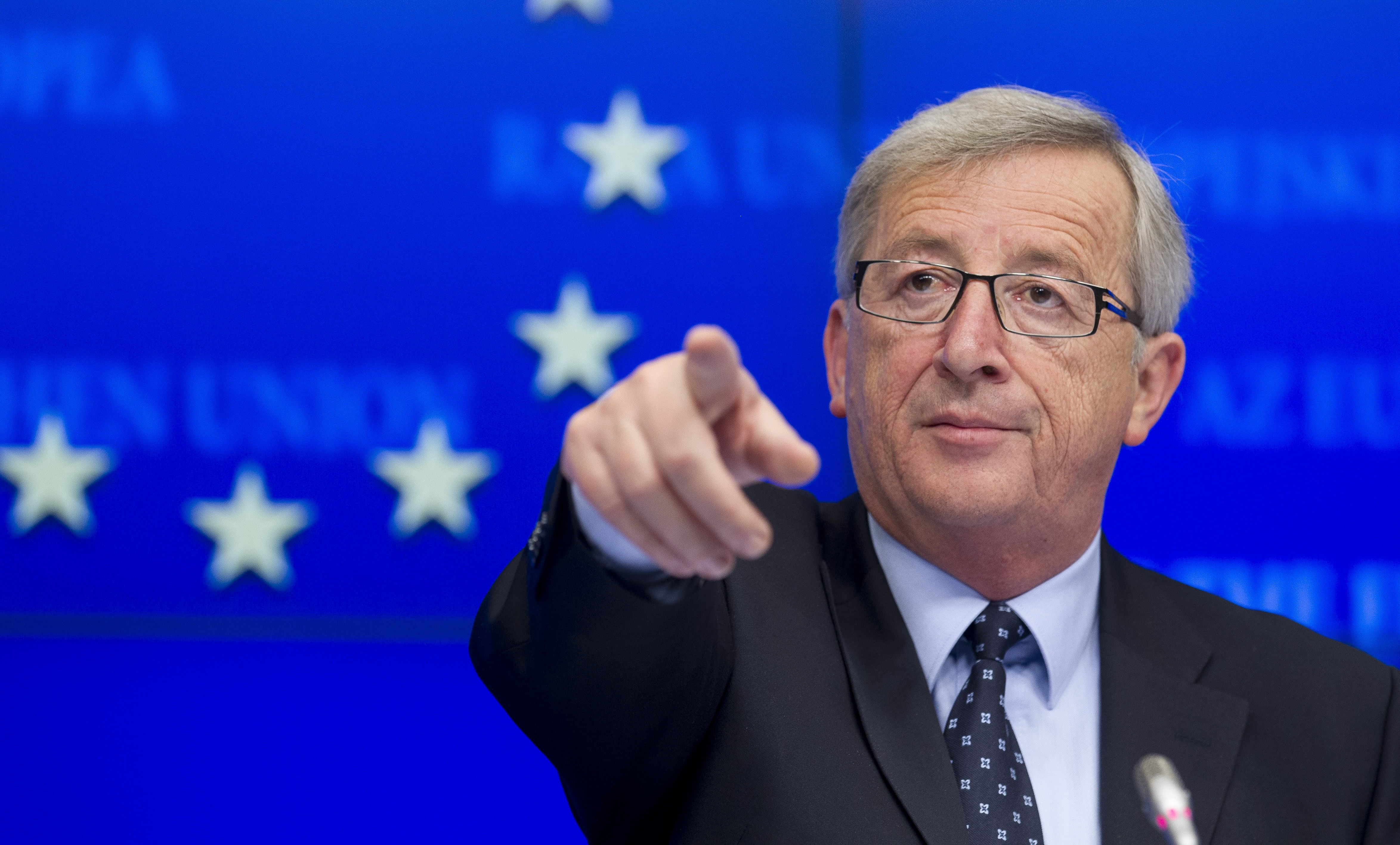 Le grottesche parole di Juncker sugli italiani