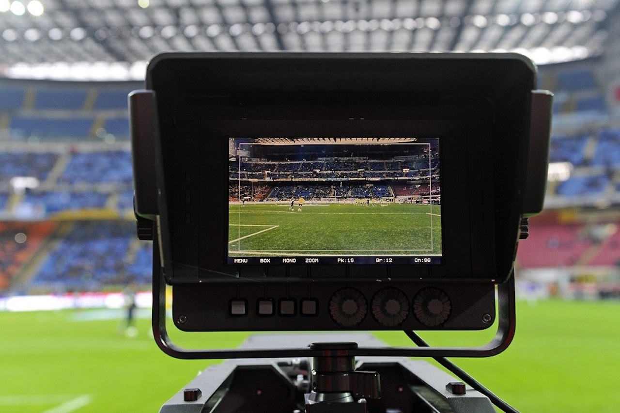 Braccio di ferro sul calcio in tv