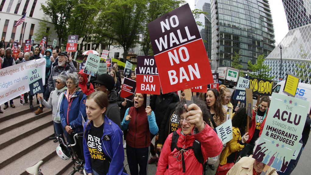 Usa, Corte Suprema dice sì a Trump su travel ban