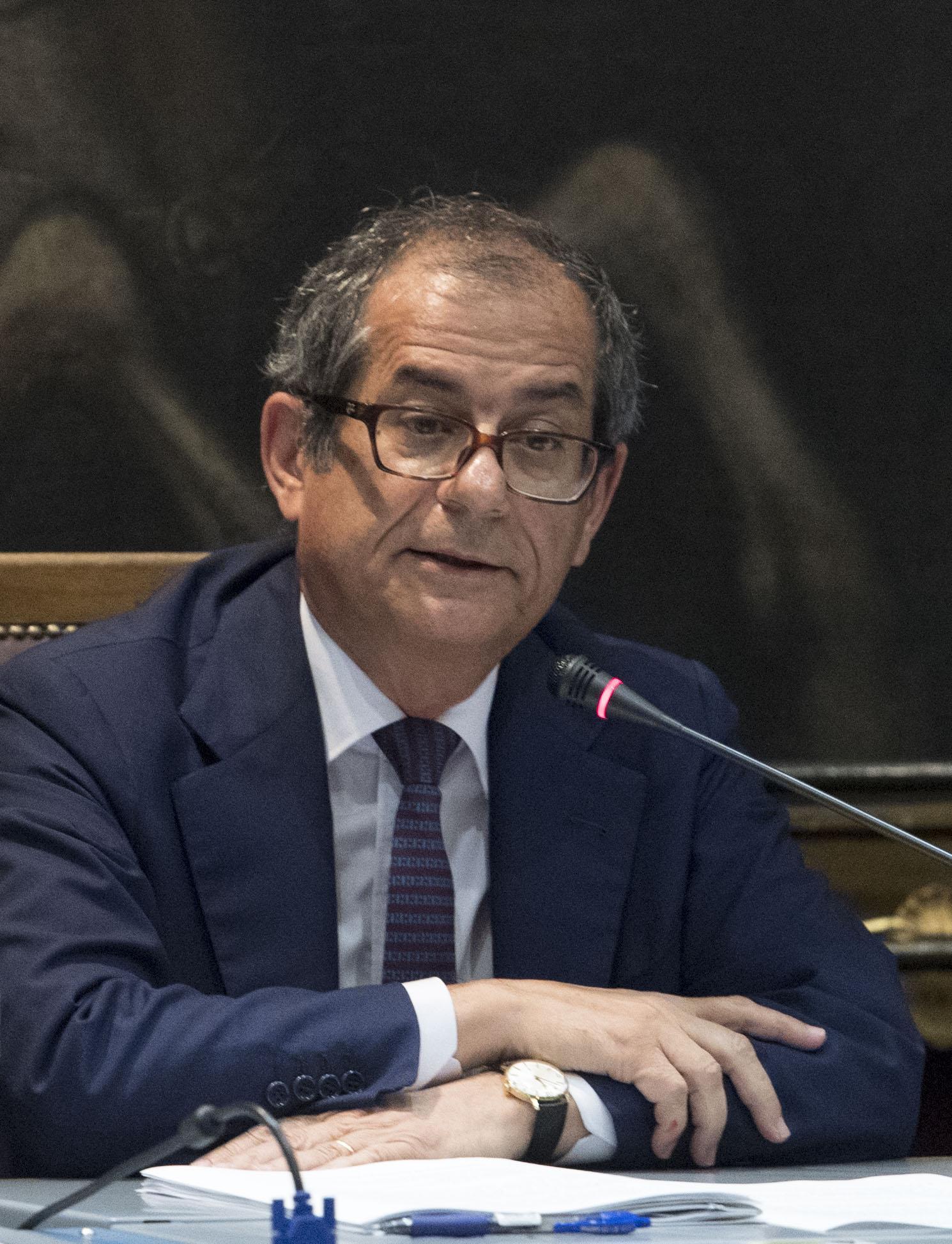 Parla Tria, punto e a capo