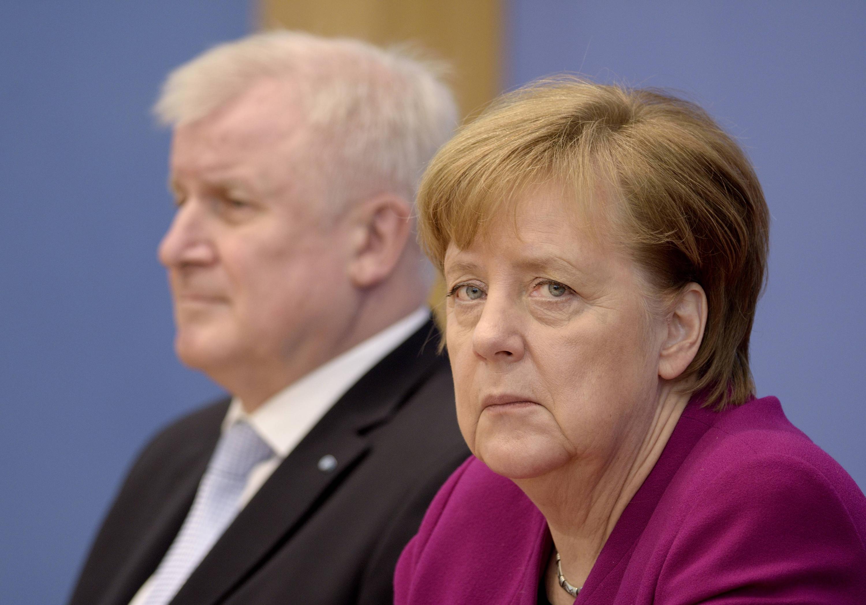 Germania, c’è l’accordo nel governo sui migranti