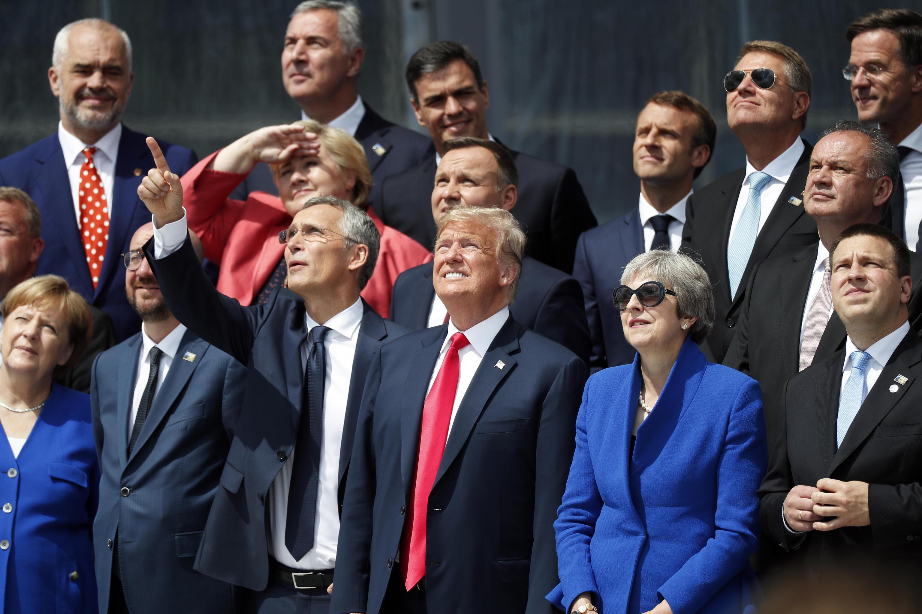Vertice Nato: ci voleva Trump