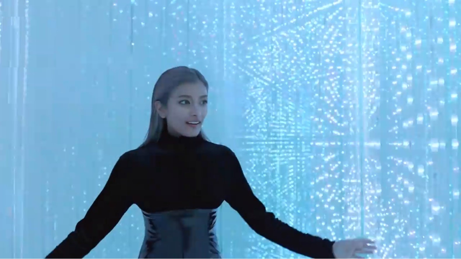 Tokyo, le forme e i colori del Museo d’arte digitale