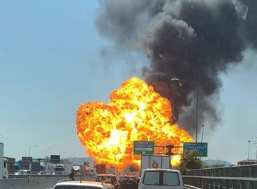 Bologna, esplode un Tir: due morti, oltre 60 i feriti