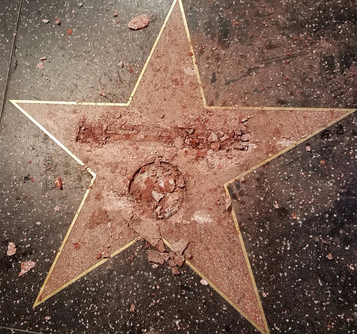 Trump rischia di perdere la sua stella a Hollywood 