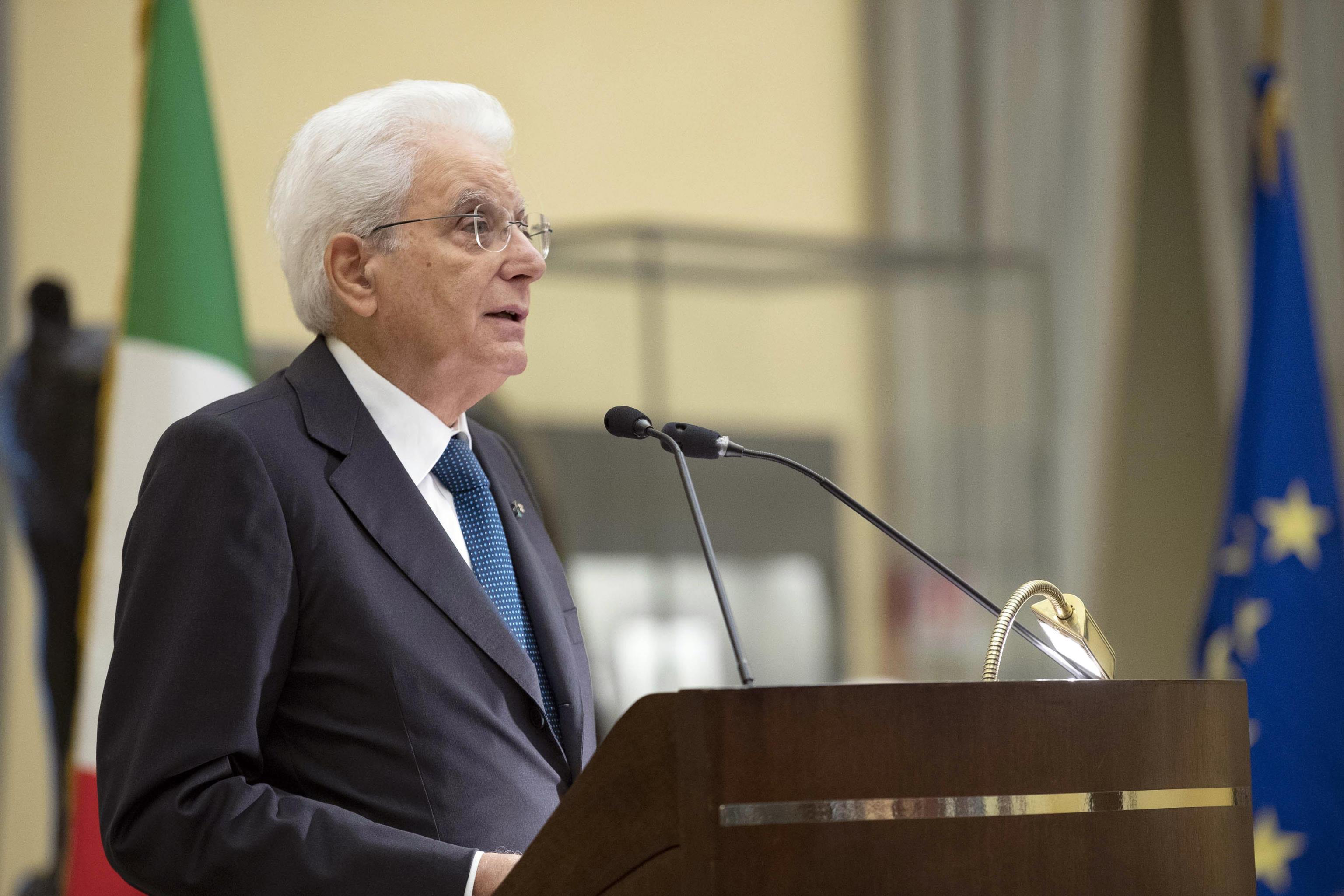 Mattarella: rispettare solo i magistrati