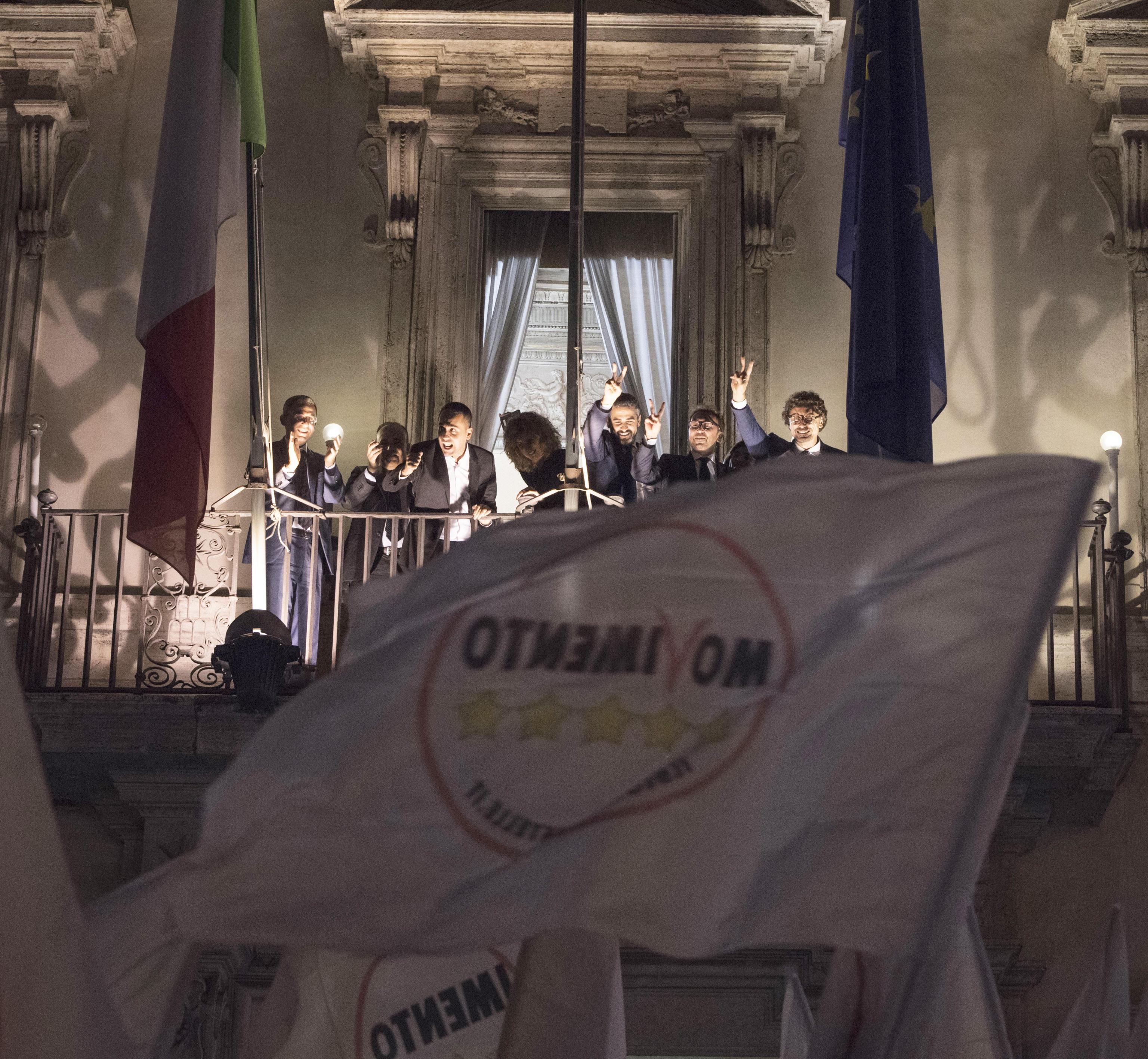 Paese allo sfascio in cambio di briciole