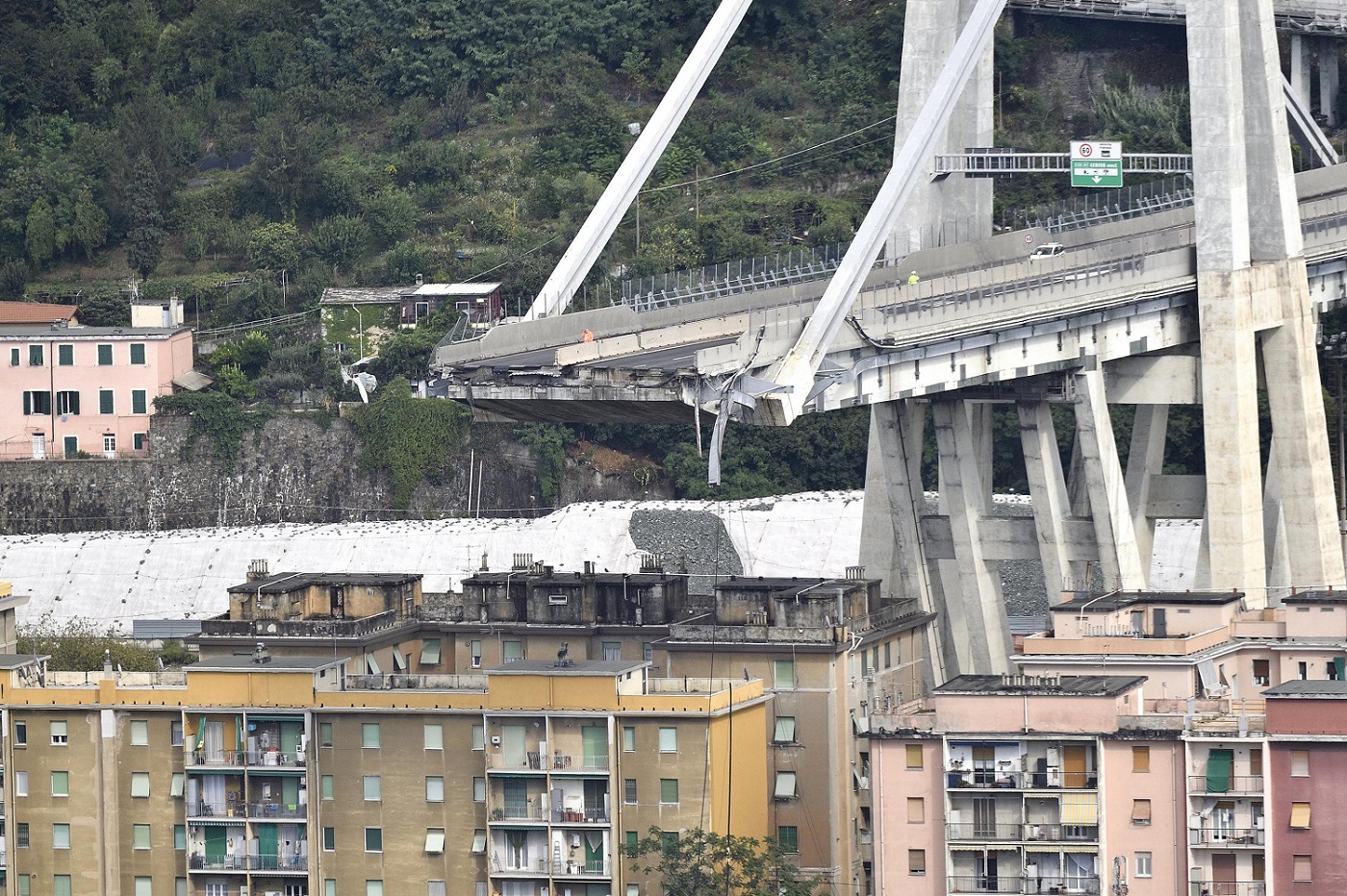 Ponte Morandi, Gip riapre strada sotto moncone