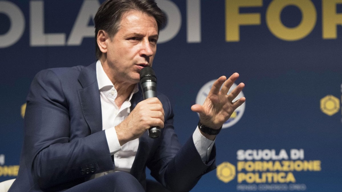 Manovra, Conte: “l’Italia cambia marcia”