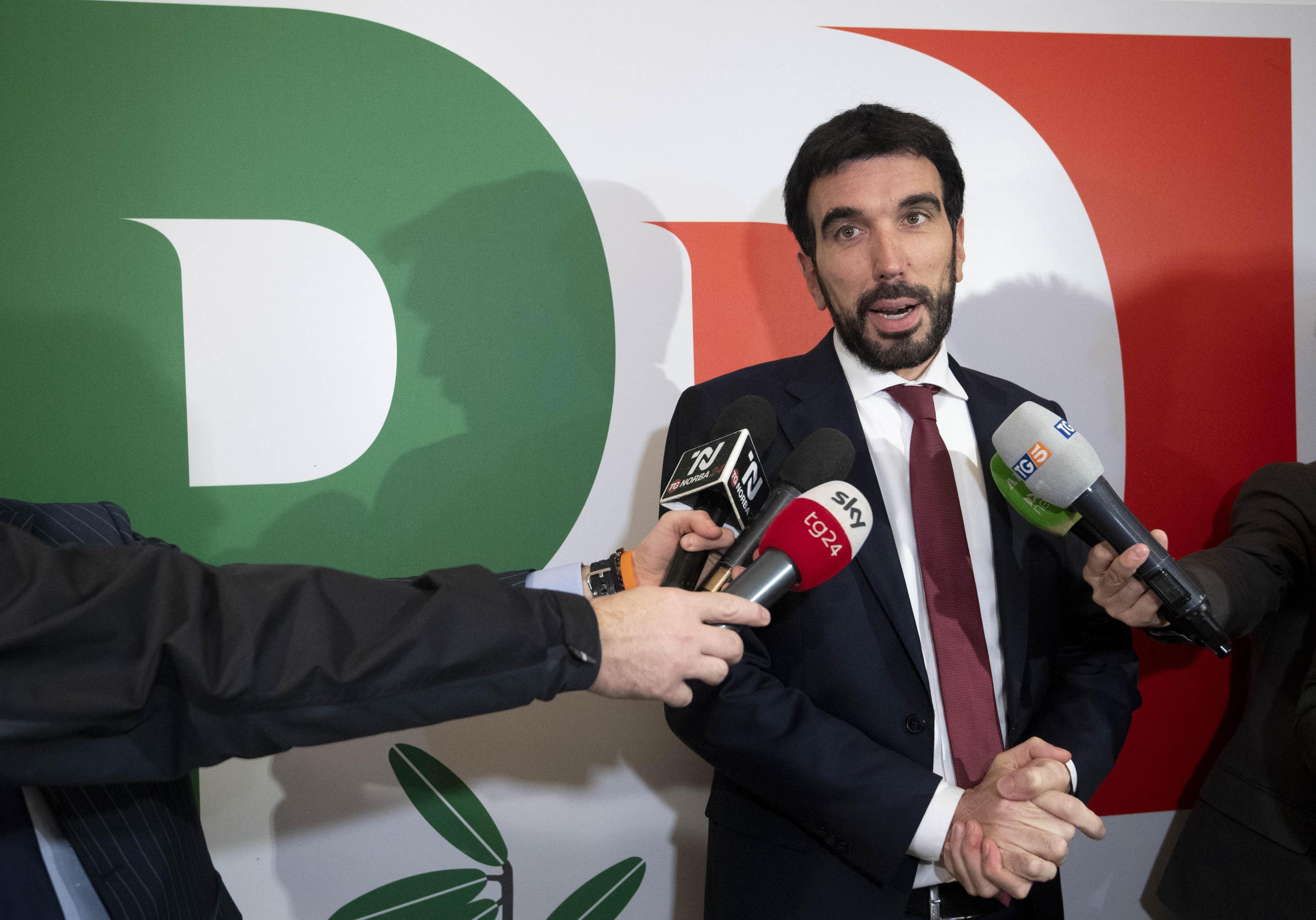 Martina si dimette, aperta la partita del congresso Pd