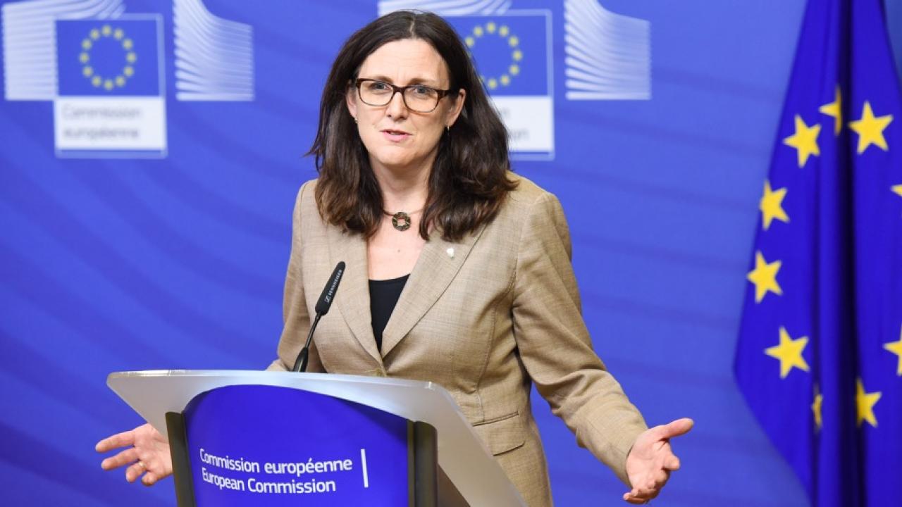 Malmström: “Pronti a rispondere se Usa mettono dazi auto”