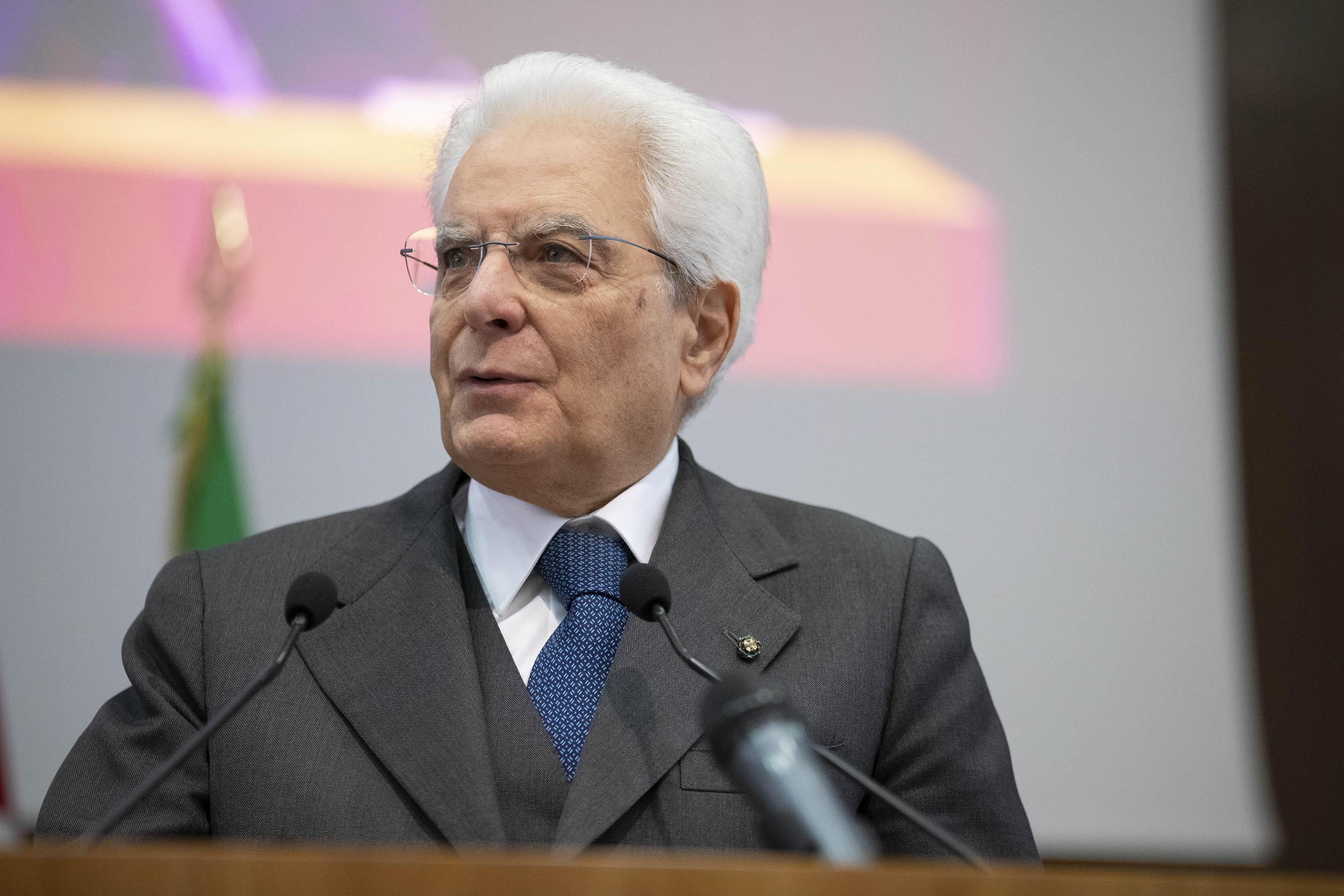 Mattarella: “Sì al pluralismo dell’informazione”