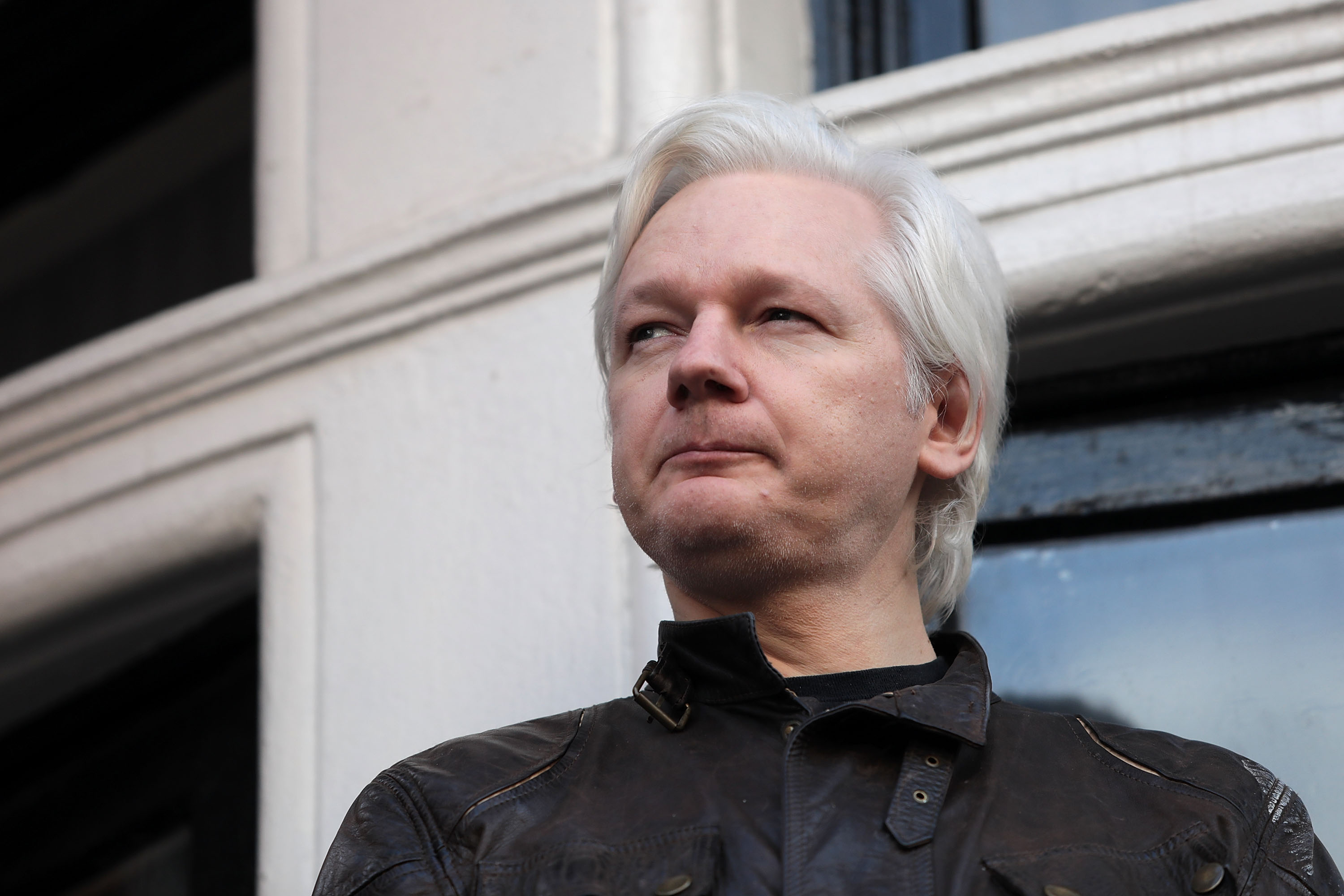Assange non lascia ambasciata londinese dell’Ecuador