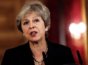 Brexit, May rinvia voto alla Camera dei Comuni