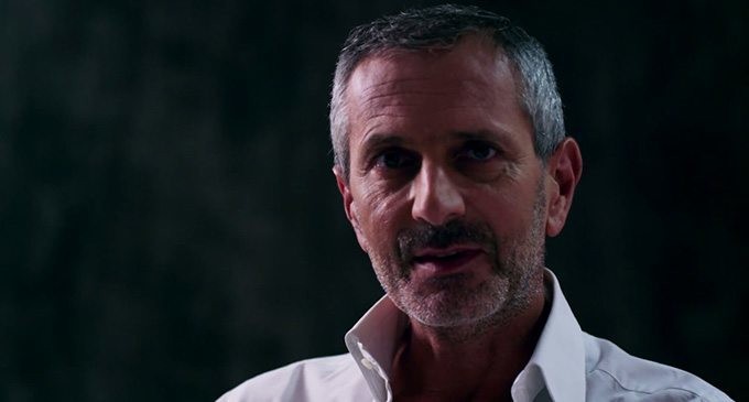 Politica e verità, “Con i piedi nel fango”