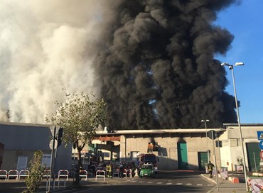 Incendio al Tmb Salario, si teme il rischio diossina