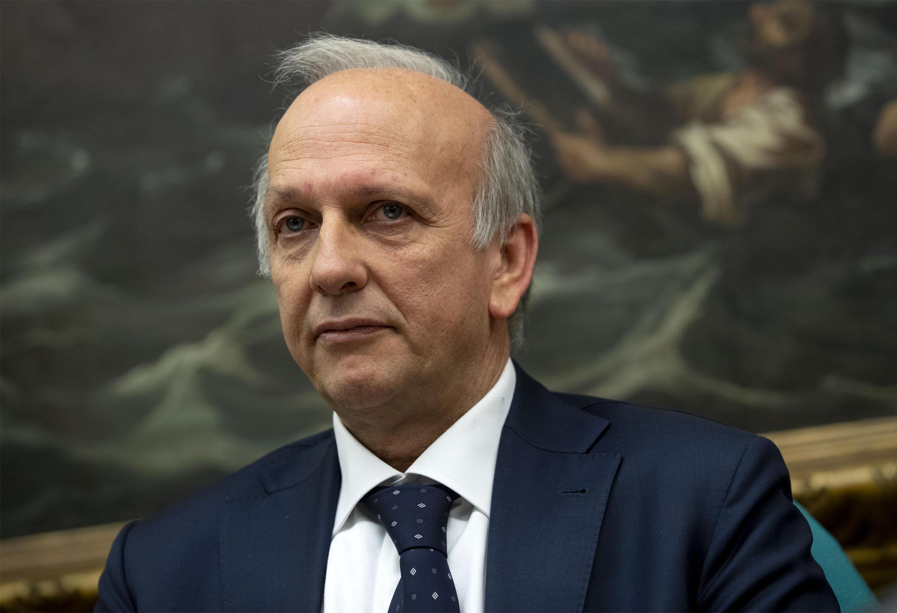 I compiti del ministro Bussetti