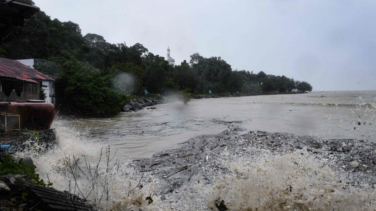 Thailandia, tempesta Pabuk provoca una vittima 