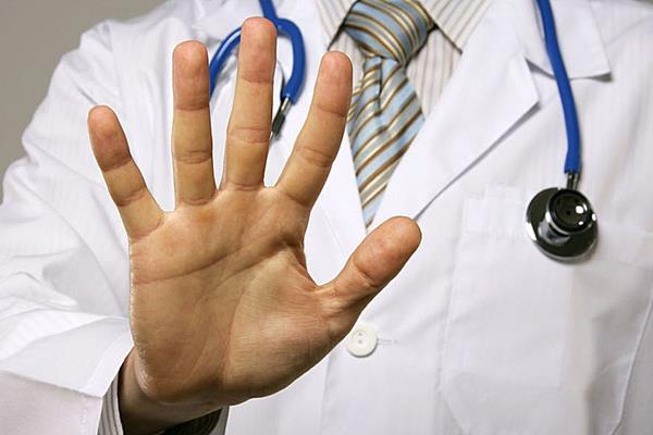 Un’aggressione al giorno leva il medico di torno