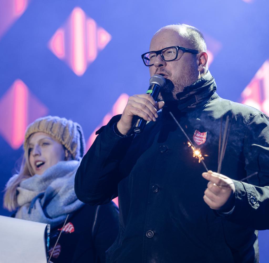 Polonia, assassinato il sindaco di Danzica 