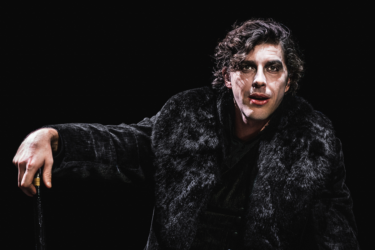 Applausi a Riondino nel classico di Bulgakov all’Eliseo