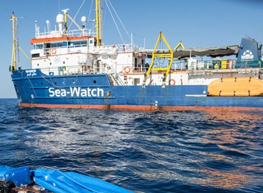 Sea-Watch 3, concluso lo sbarco al porto di Catania