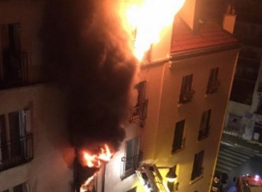 Parigi, palazzo in fiamme nella notte: 10 morti