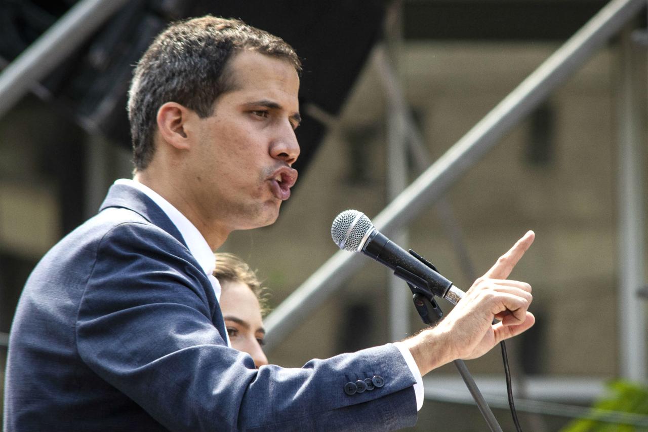 Venezuela, Guaidò: “Sconcertato dalla posizione italiana”