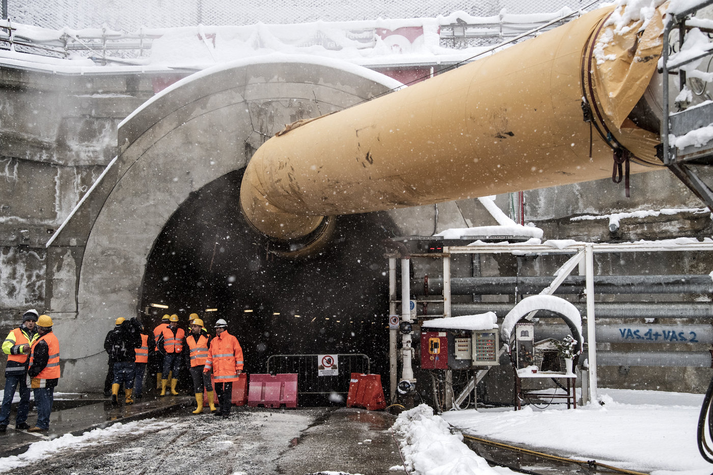Tav tra mozzarelle e fronti poco spaziose