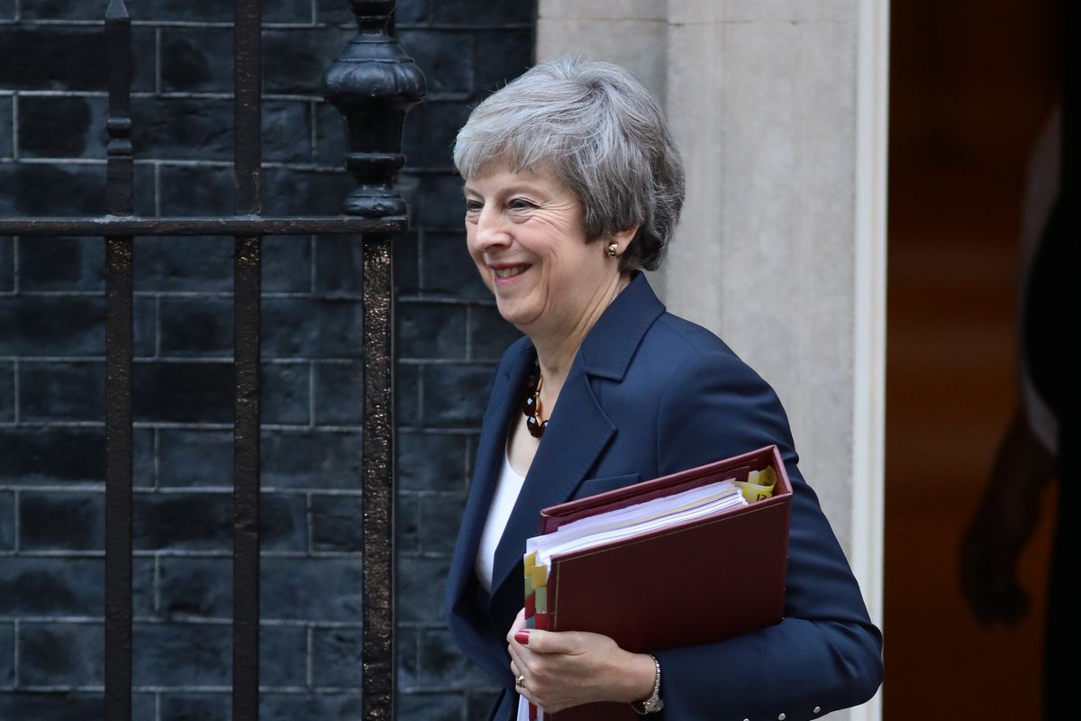 Brexit: falchi aprono a May, sì condizionato ad accordo 