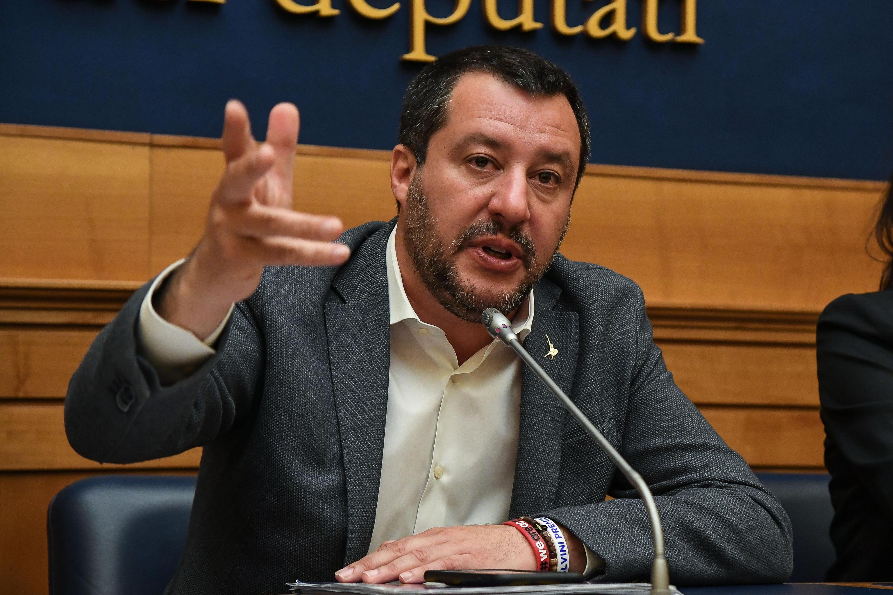 L’effetto contagio delle scimmie al volante