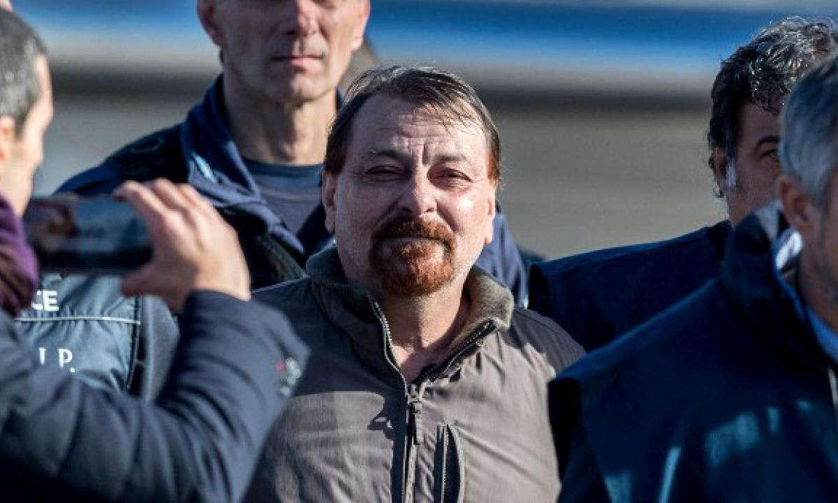 Il racconto di Battisti: “Aiutato da partiti e sindacati”