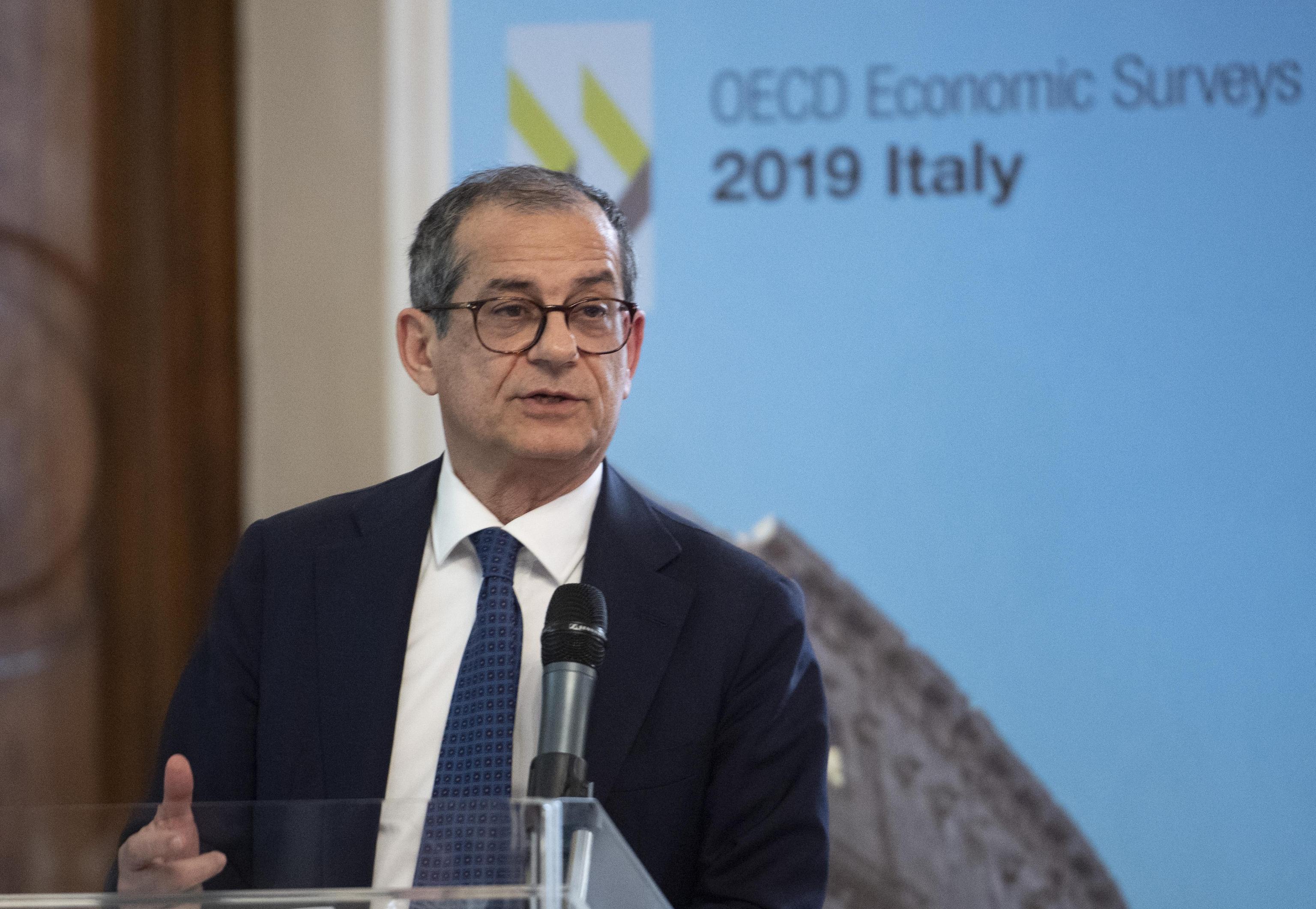 La nave affonda ma i topi ancora non scappano