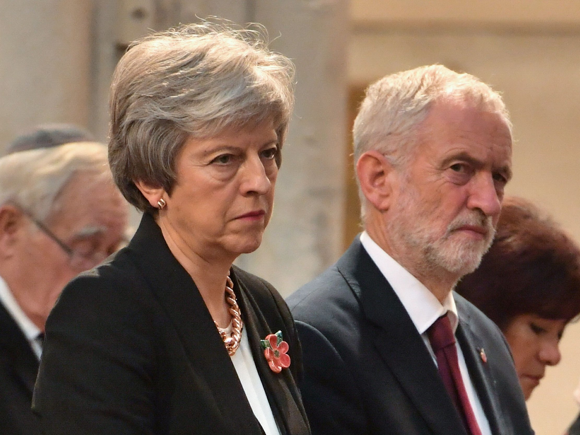 Brexit, May vuole confrontarsi con Corbyn