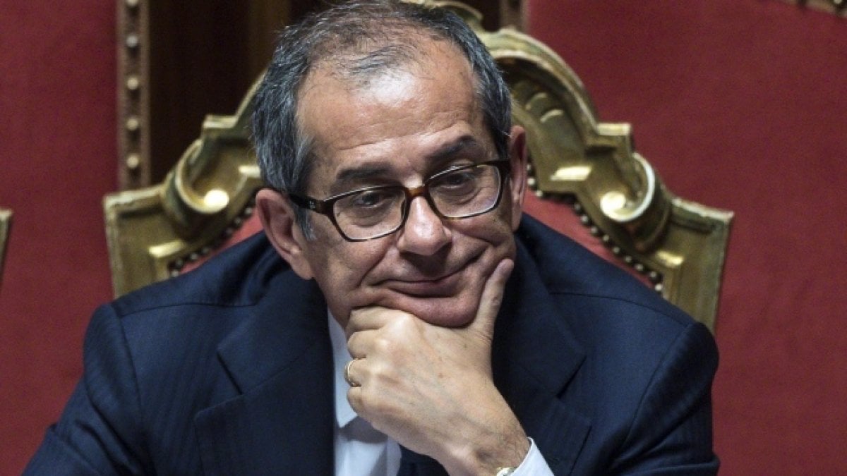 Tria: “Maggioranza sia responsabile, pensi alla crescita”