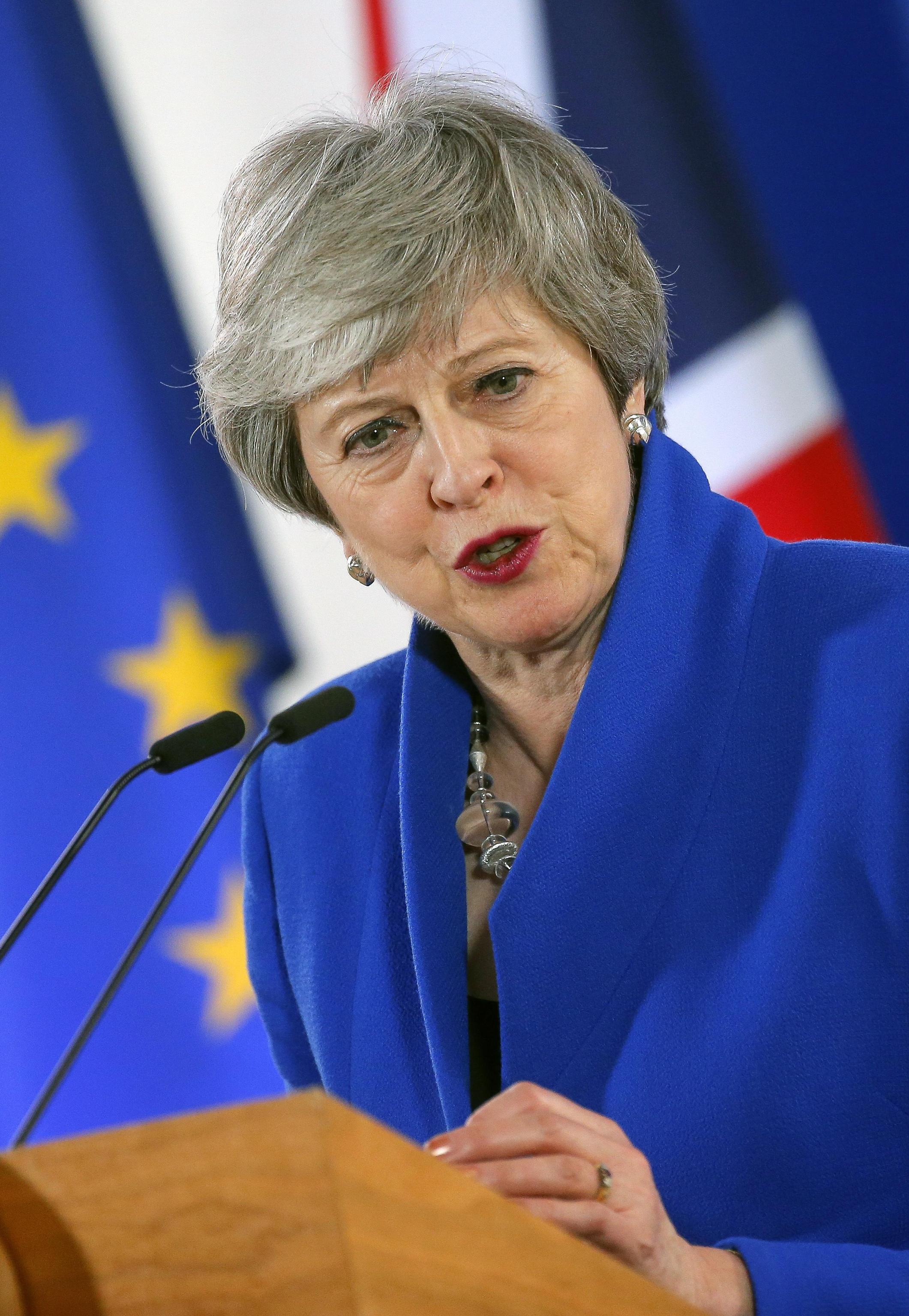 Ue ferma l’orologio della Brexit, divorzio a ottobre