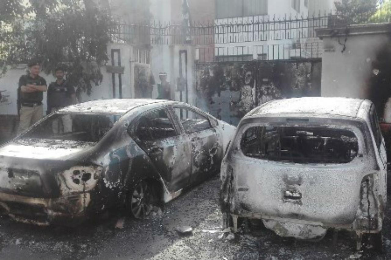 Pakistan, Bomba esplode in un mercato: 16 morti