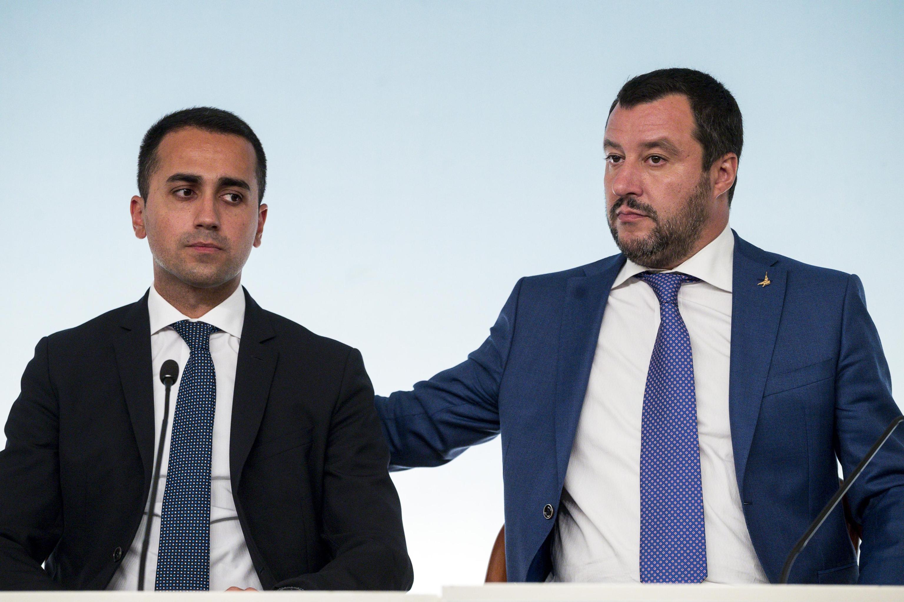 Caso Siri, Di Maio: “No all’autosospensione, si dimetta”