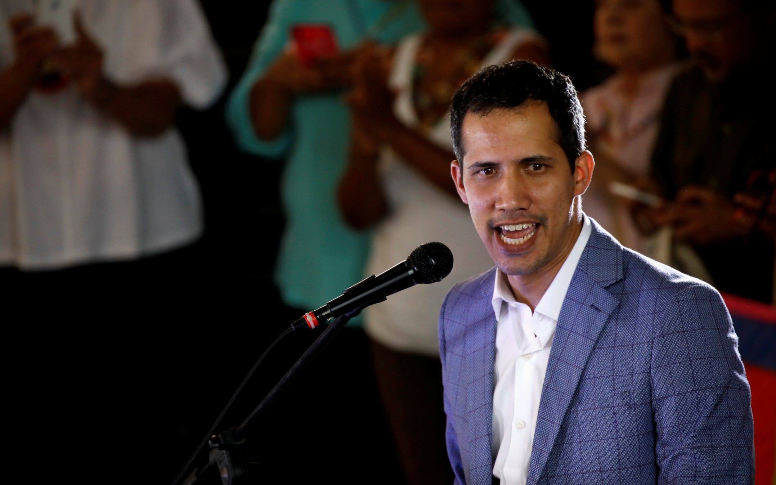 Venezuela, Guaidó lancia “l’Operazione Libertà”